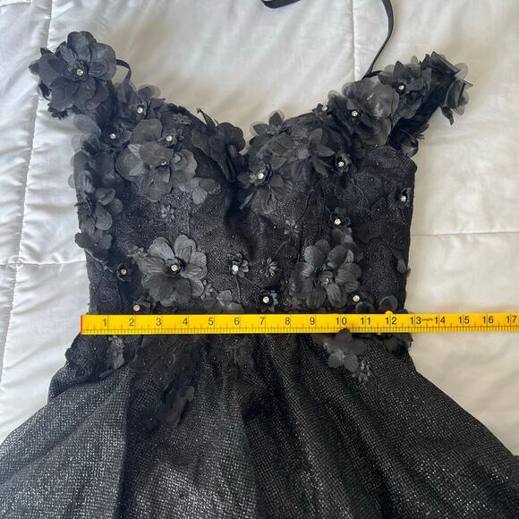 Dancing Queen Women’s Fit & Flare Appliqué Shimmer Prom Dress Black Size XS - Picture 11 of 12